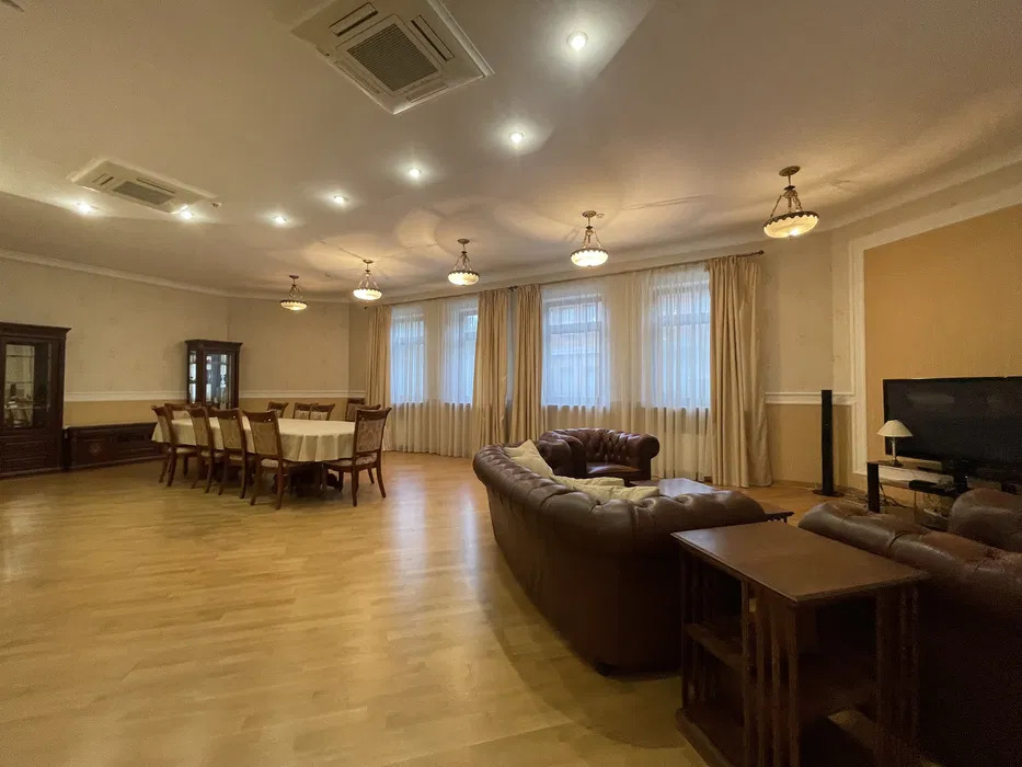 Оренда будинку 680 м², Мичуріна вул.
