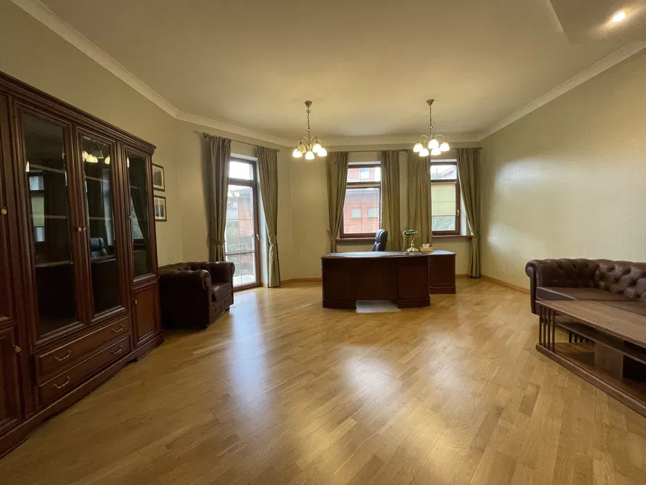 Оренда будинку 680 м², Мичуріна вул.