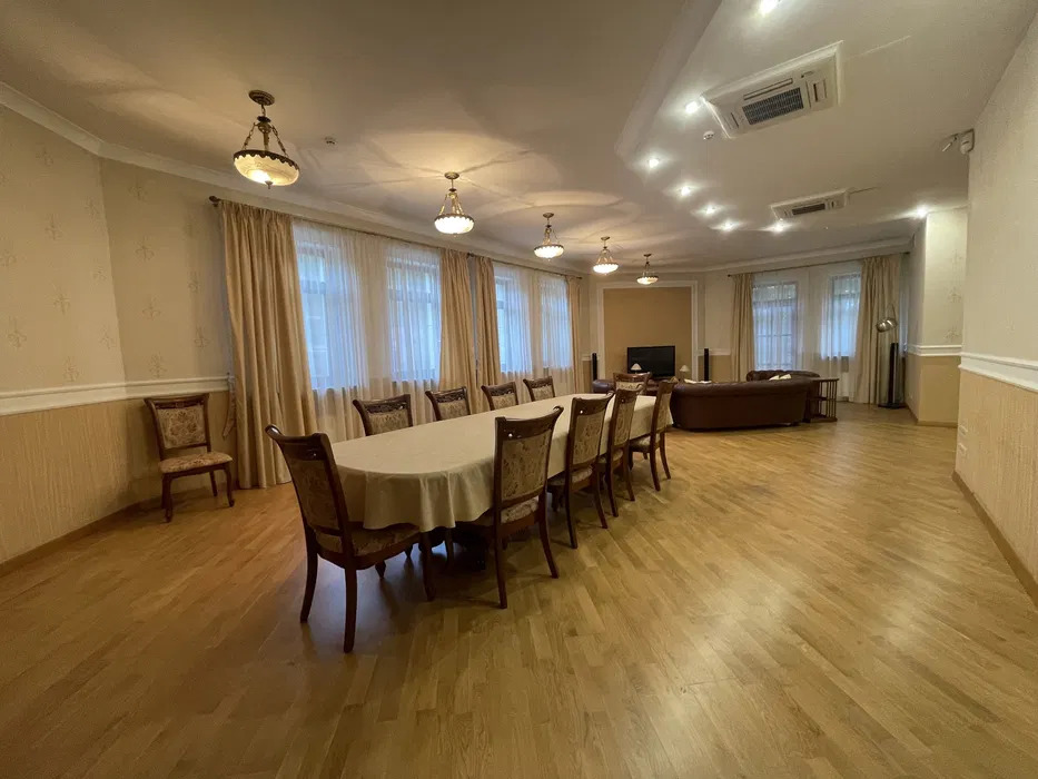 Оренда будинку 680 м², Мичуріна вул.