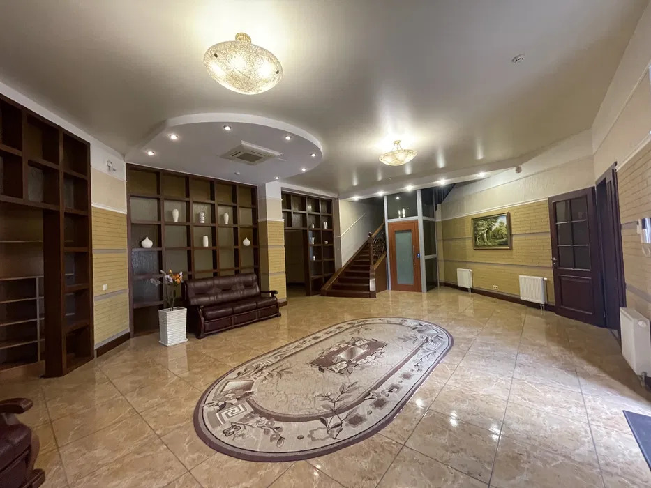 Оренда будинку 680 м², Мичуріна вул.