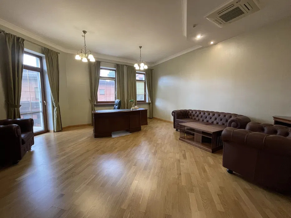 Оренда будинку 680 м², Мичуріна вул.