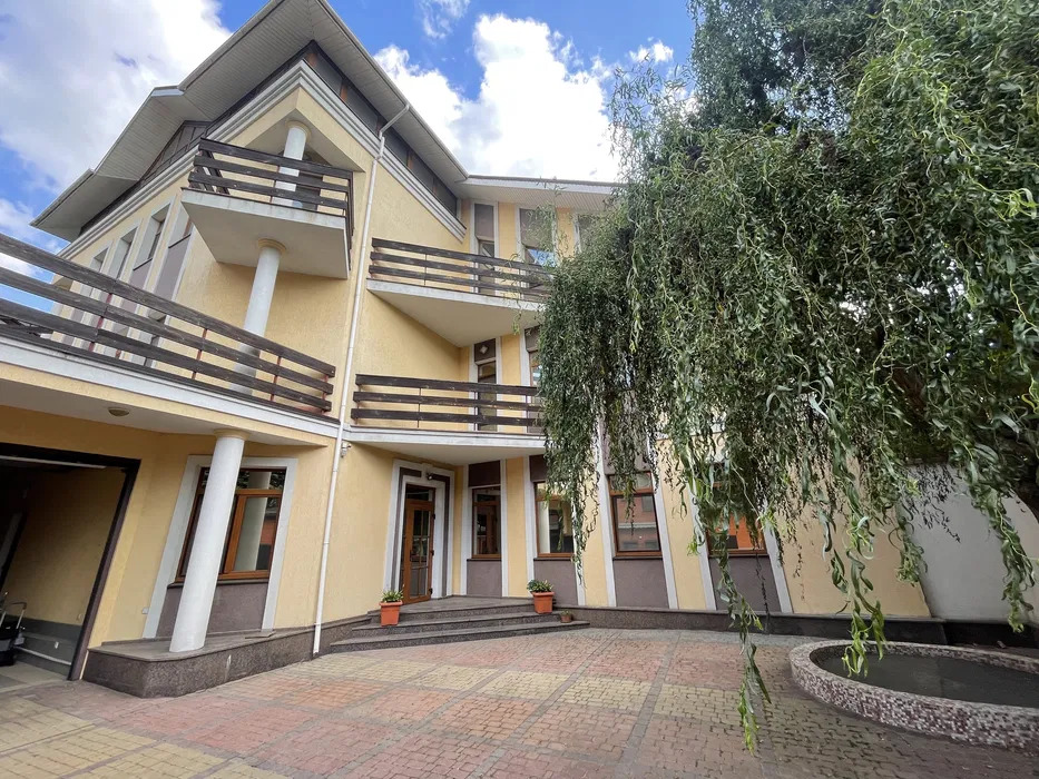 Оренда будинку 680 м², Мичуріна вул.