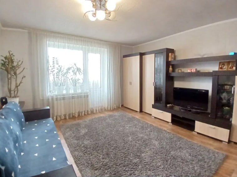 Продаж 1-кімнатної квартири 40.1 м², Роменська вул.