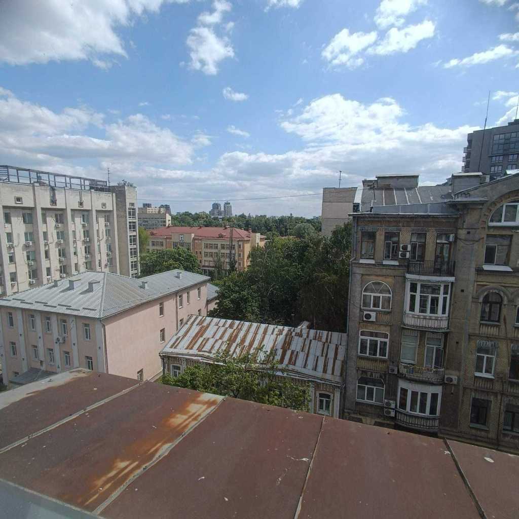 Продажа 5-комнатной квартиры 218 м², Артема, 40