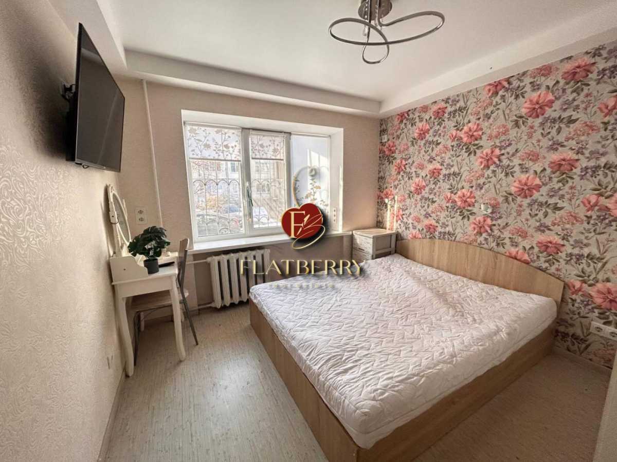 Продажа 2-комнатной квартиры 45 м², Валентина Серова ул., 30А