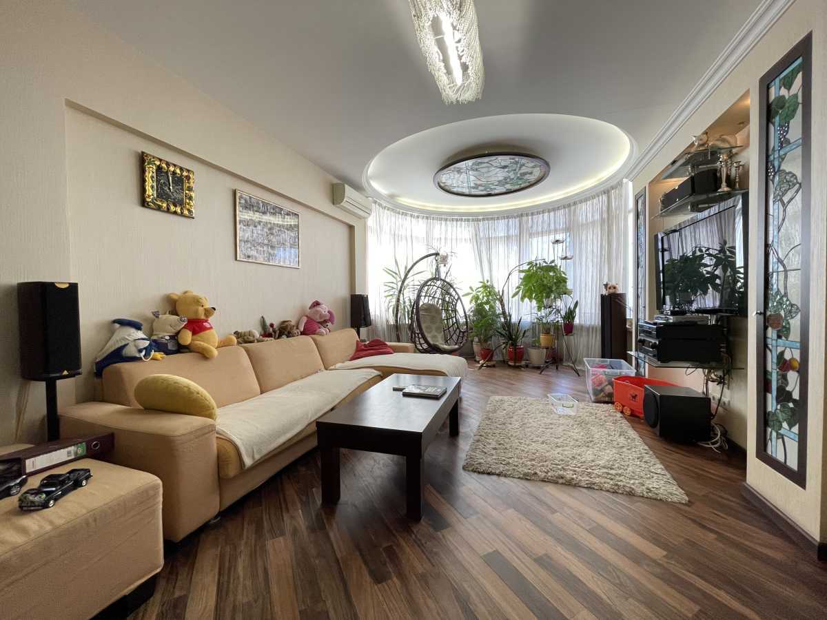 Продажа 4-комнатной квартиры 137 м², Дмитриевская ул., 69