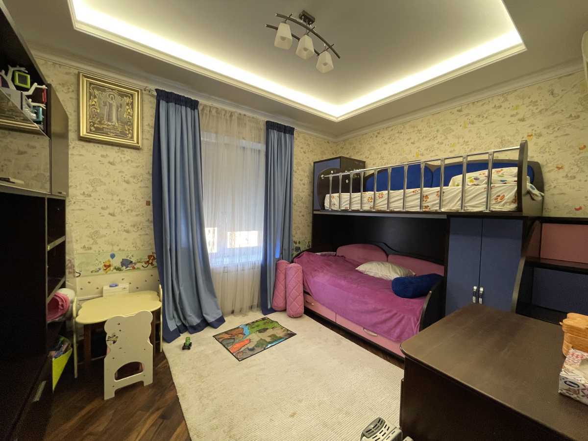 Продажа 4-комнатной квартиры 137 м², Дмитриевская ул., 69