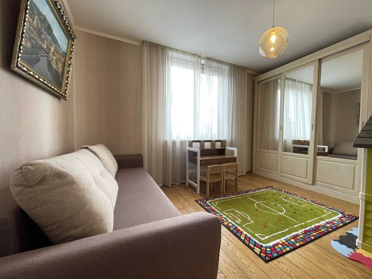 Продажа 4-комнатной квартиры 133 м², Срибнокильская ул., 22