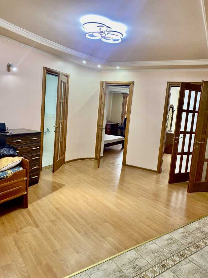 Продажа 3-комнатной квартиры 121 м², Авдеева-Черноморского ул., 2Б