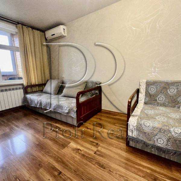 Продажа 1-комнатной квартиры 29 м², Зодчих ул., 64