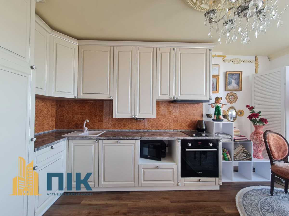 Продажа 2-комнатной квартиры 70 м², Михаила Величко ул., 22