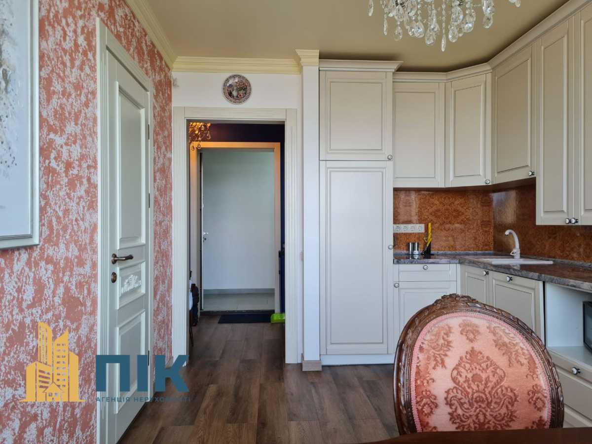 Продажа 2-комнатной квартиры 70 м², Михаила Величко ул., 22