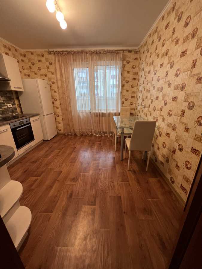 Оренда 1-кімнатної квартири 49 м², Сергія Данченка вул., 3