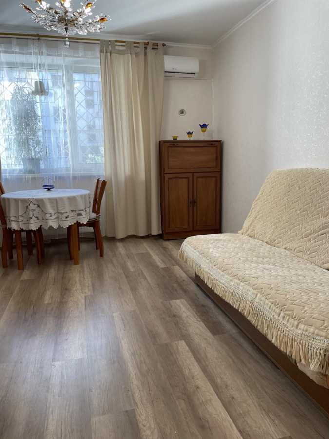 Продажа 1-комнатной квартиры 49 м², Крещатик ул., 55