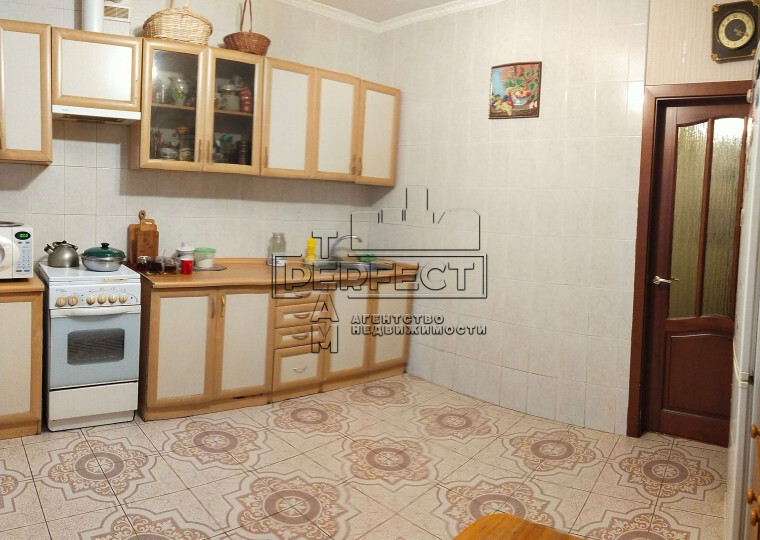 Продажа 3-комнатной квартиры 100 м², Анны Ахматовой ул., 9/18