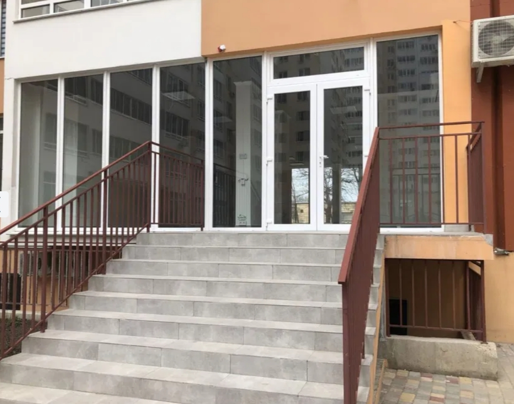 Оренда приміщення вільного призначення 105 м², Массив Радужный вул.