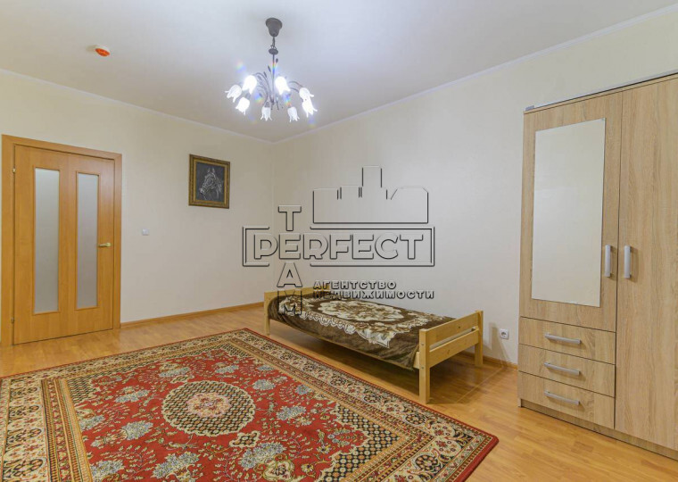 Продажа 4-комнатной квартиры 168 м², Голосеевский просп., 30Б