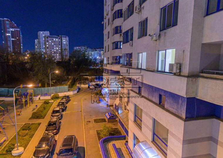 Продажа 4-комнатной квартиры 168 м², Голосеевский просп., 30Б