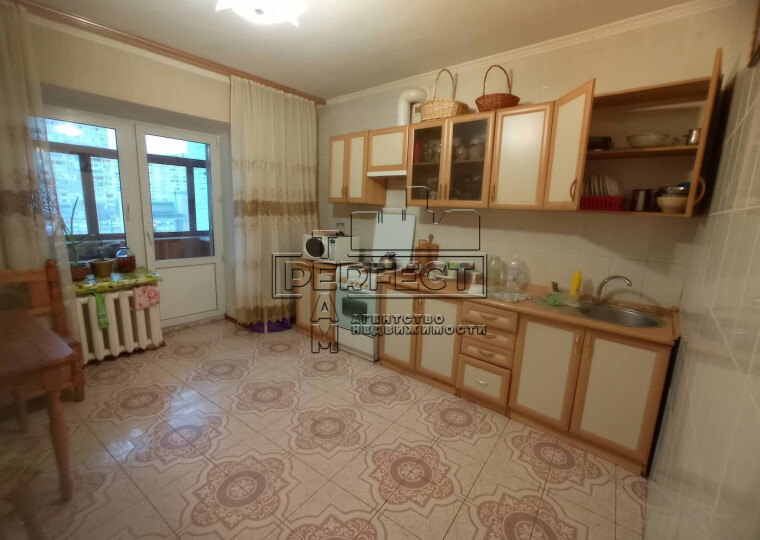 Продаж 3-кімнатної квартири 100 м², Анни Ахматової вул., 9/18