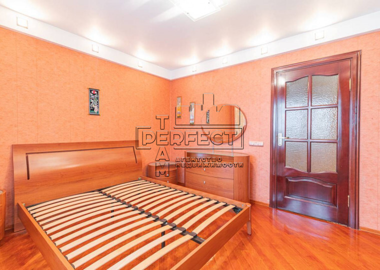 Продаж 3-кімнатної квартири 98 м², Богатирська вул., 6/1