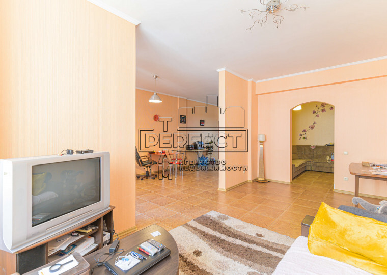 Продаж 4-кімнатної квартири 190 м², Павлівська вул., 17