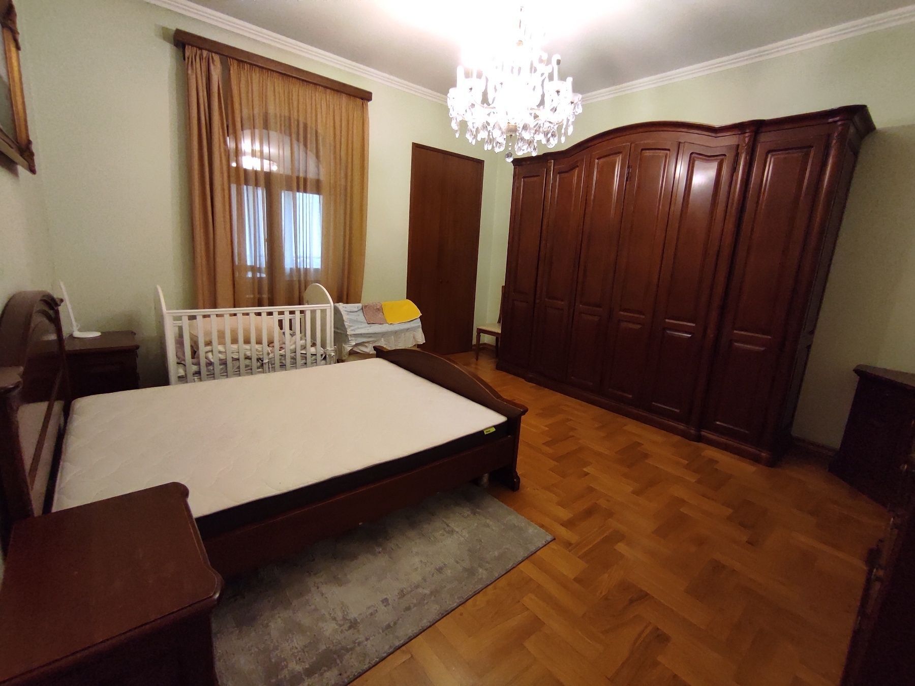 Оренда 4-кімнатної квартири 125 м²