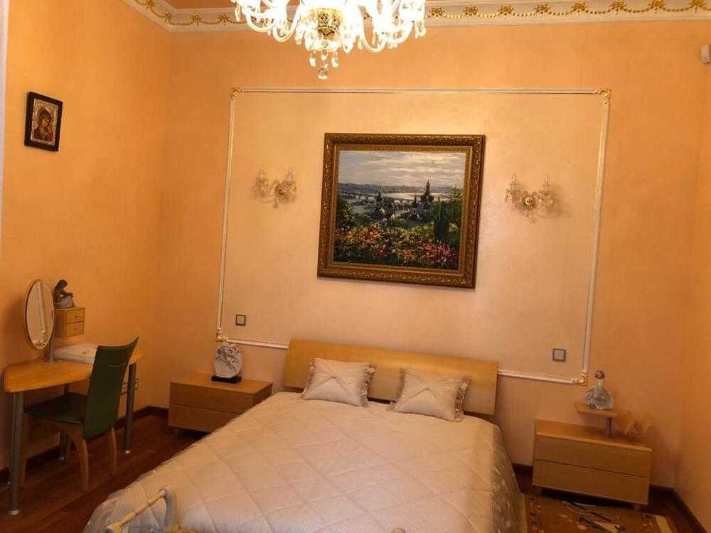 Аренда 5-комнатной квартиры 350 м²