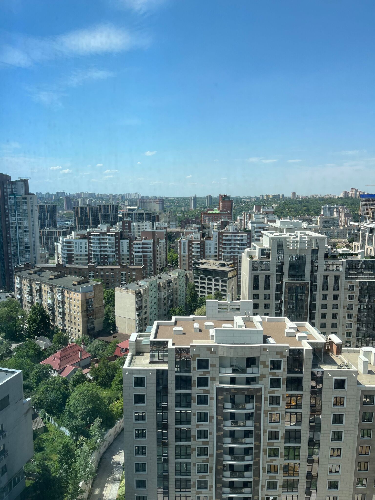 Продаж 2-кімнатної квартири 91.37 м²