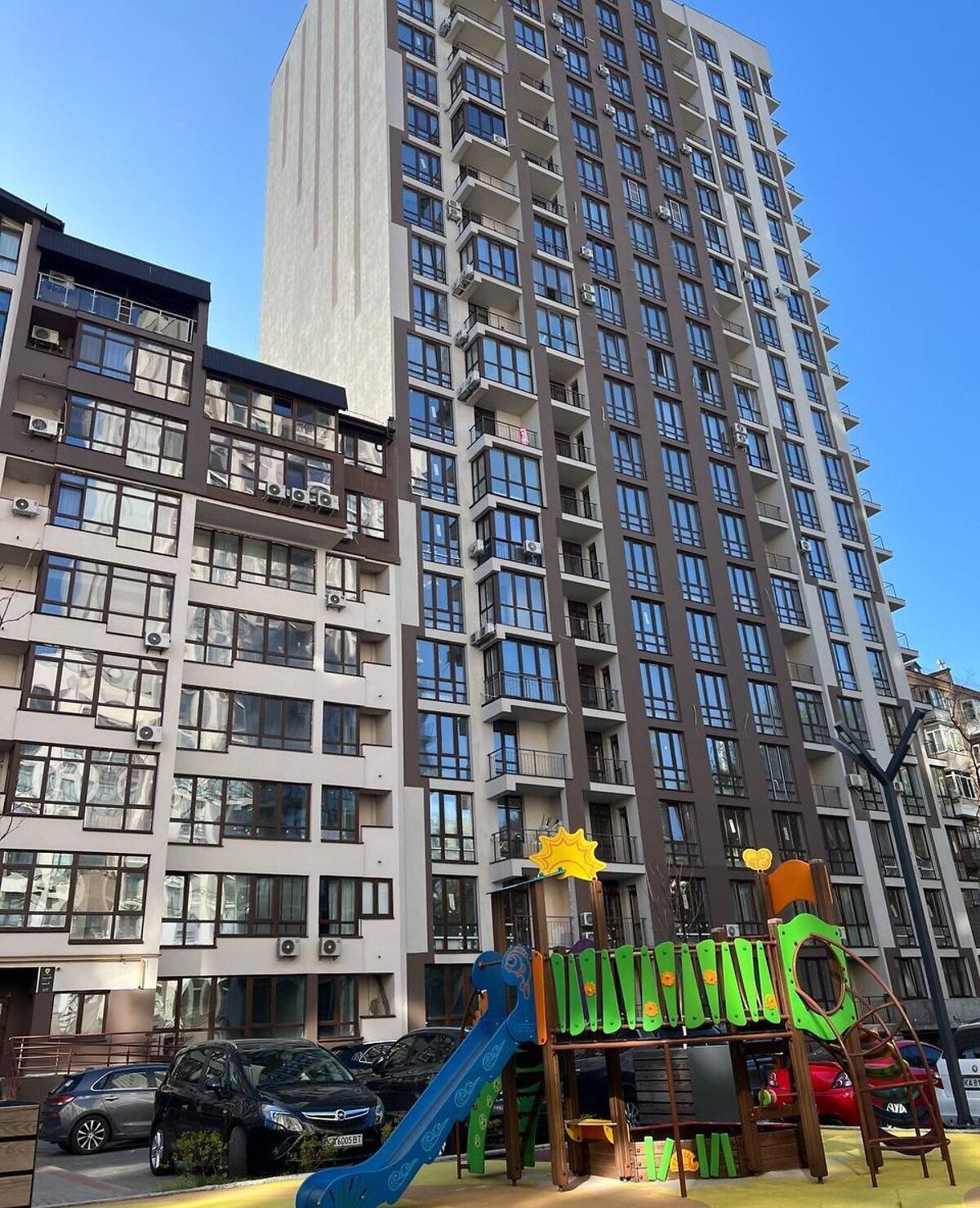 Продаж 2-кімнатної квартири 64 м²