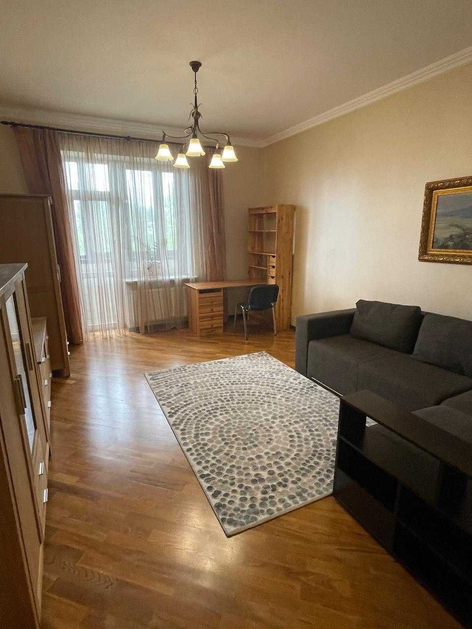 Продажа 3-комнатной квартиры 157 м²