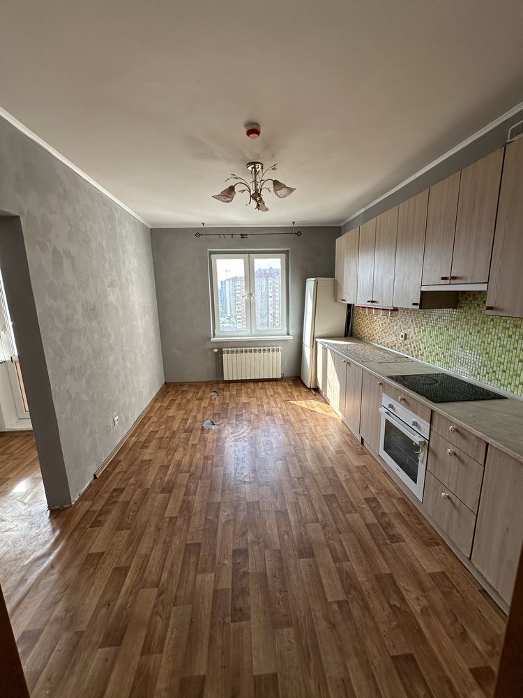 Продаж 2-кімнатної квартири 75 м²