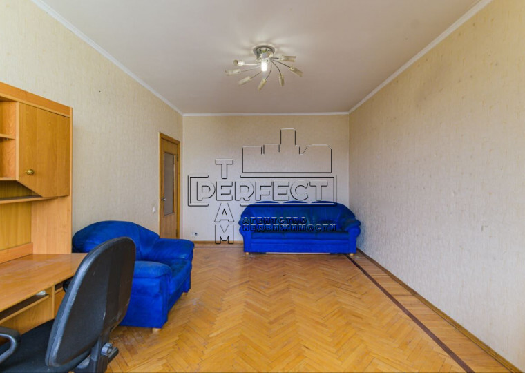 Продажа 3-комнатной квартиры 72 м², Ревуцкого ул., 25