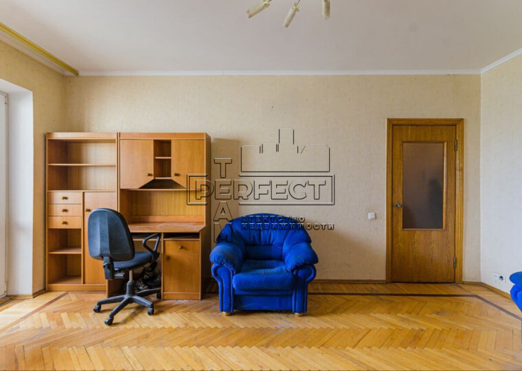 Продажа 3-комнатной квартиры 72 м², Ревуцкого ул., 25