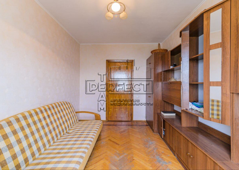 Продажа 3-комнатной квартиры 72 м², Ревуцкого ул., 25