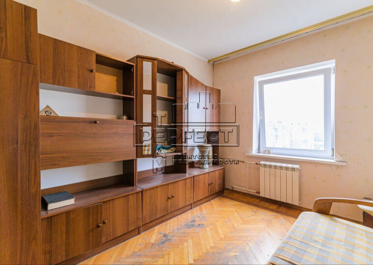 Продажа 3-комнатной квартиры 72 м², Ревуцкого ул., 25