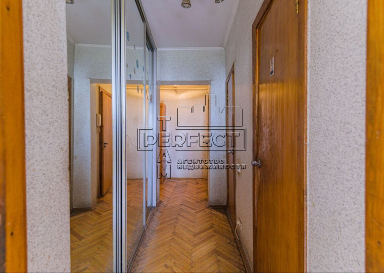 Продажа 3-комнатной квартиры 72 м², Ревуцкого ул., 25