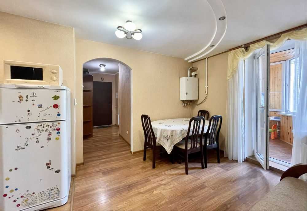 Продаж 1-кімнатної квартири 48 м², Теплична вул., 38