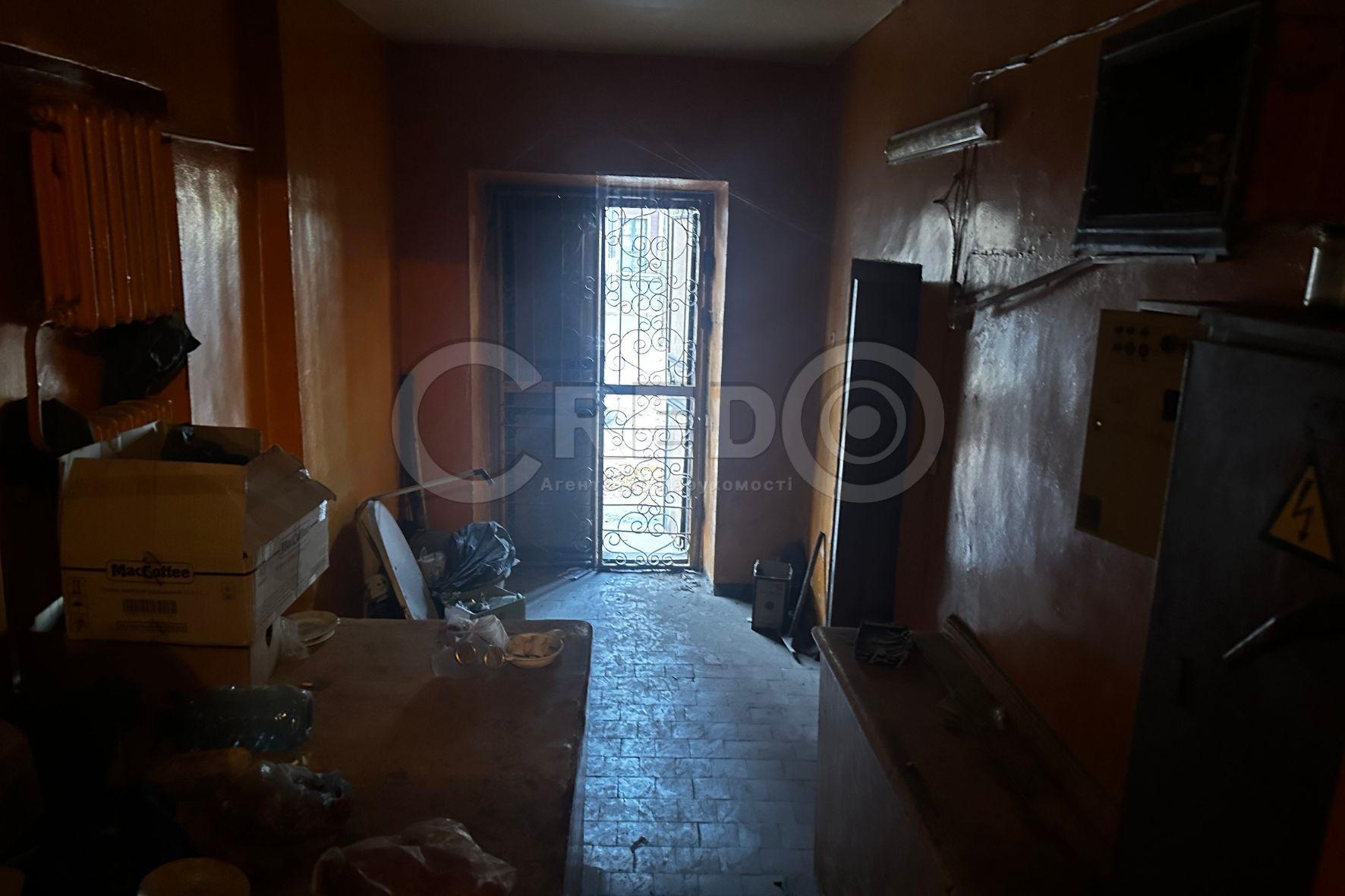 Продаж магазину 231 м², Металлургов просп.
