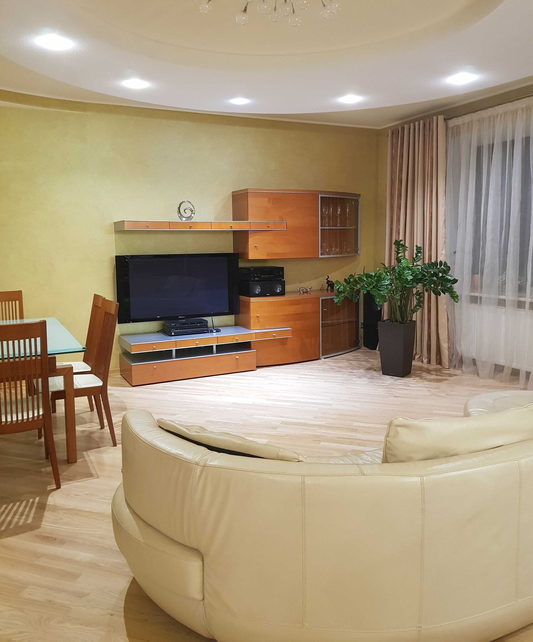 Продаж 3-кімнатної квартири 150 м²