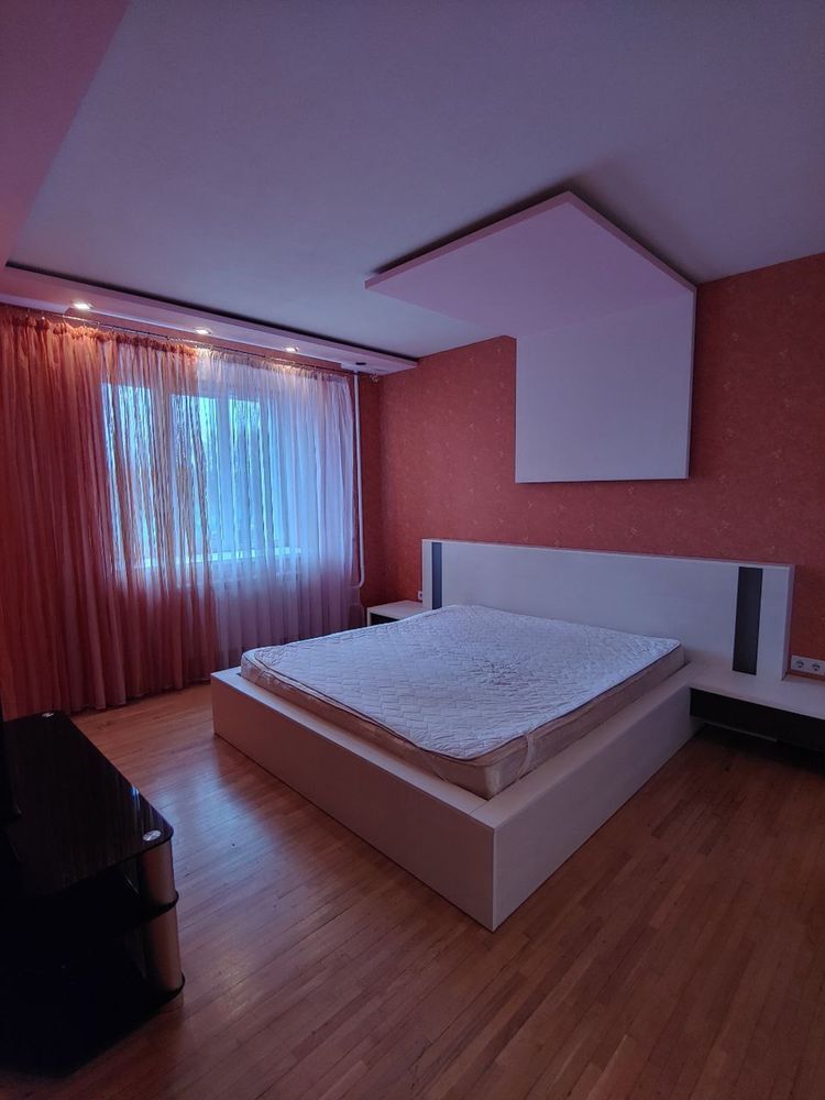 Продаж 3-кімнатної квартири 105 м²