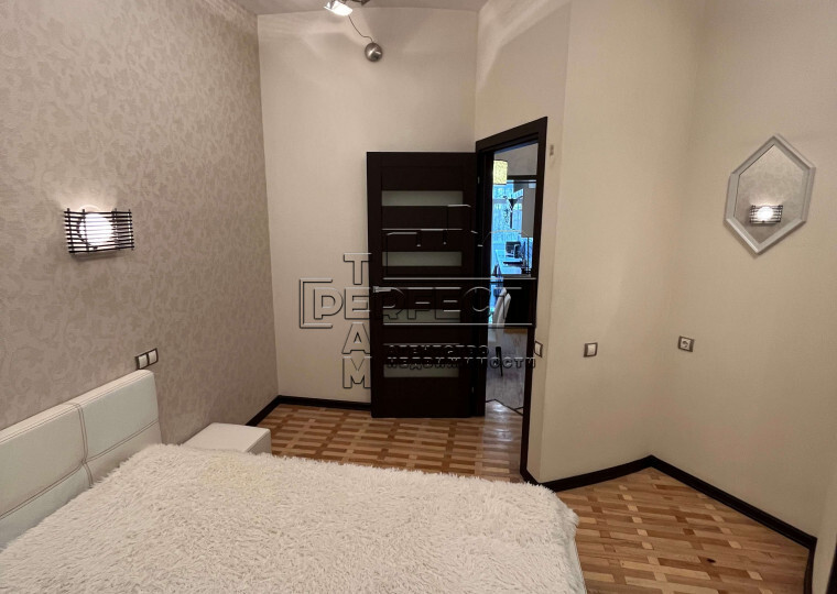 Продаж 3-кімнатної квартири 100 м², Велика Васильківська вул., 25