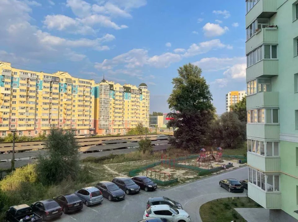 Продаж 1-кімнатної квартири 46.2 м², Михайла Лушпи просп.