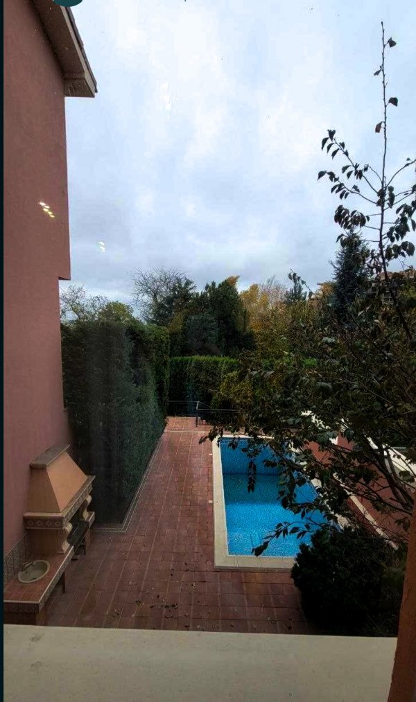 Аренда дома 460 м², Золотой Берег ул., 1