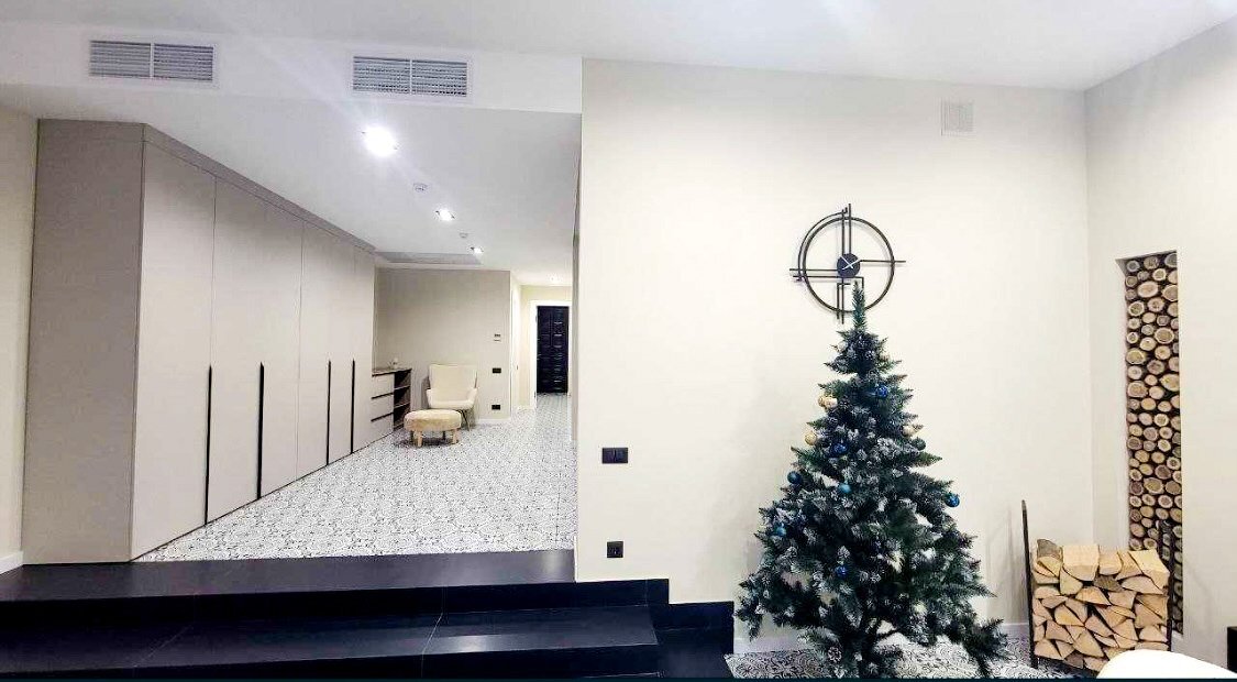 Аренда дома 460 м², Золотой Берег ул., 1