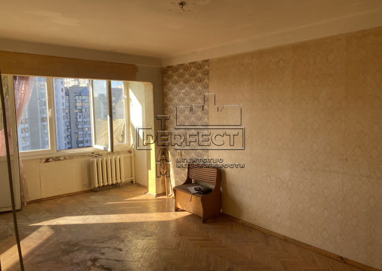 Продаж 1-кімнатної квартири 32 м², Мілютенка вул., 18