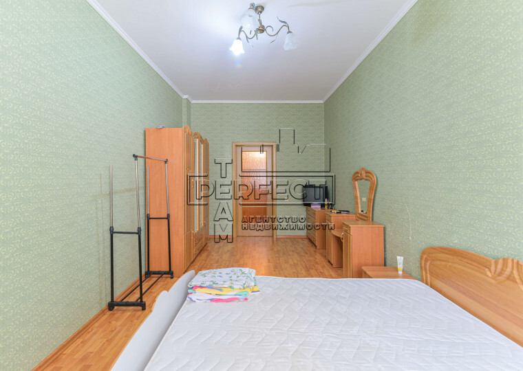 Продаж 4-кімнатної квартири 190 м², Павлівська вул., 17