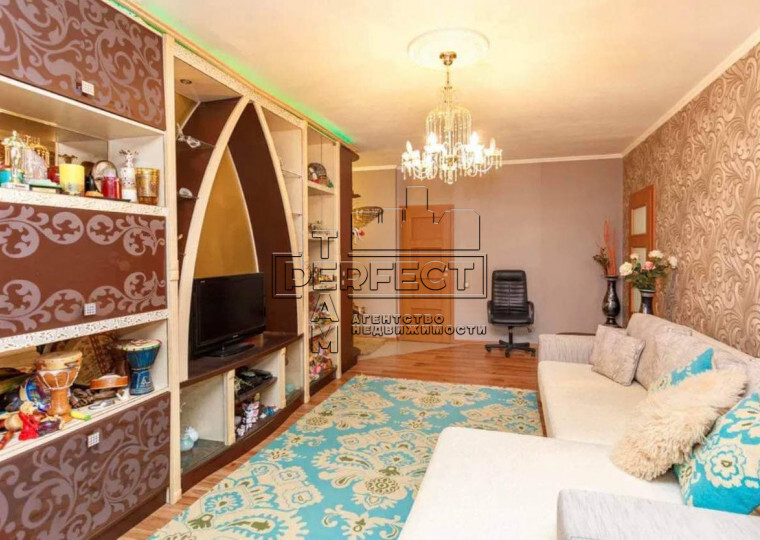 Продаж 2-кімнатної квартири 75 м², Саперно-Слобідська вул., 22