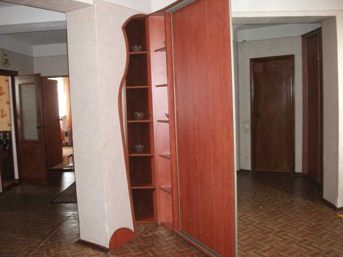 Продаж 4-кімнатної квартири 126 м²