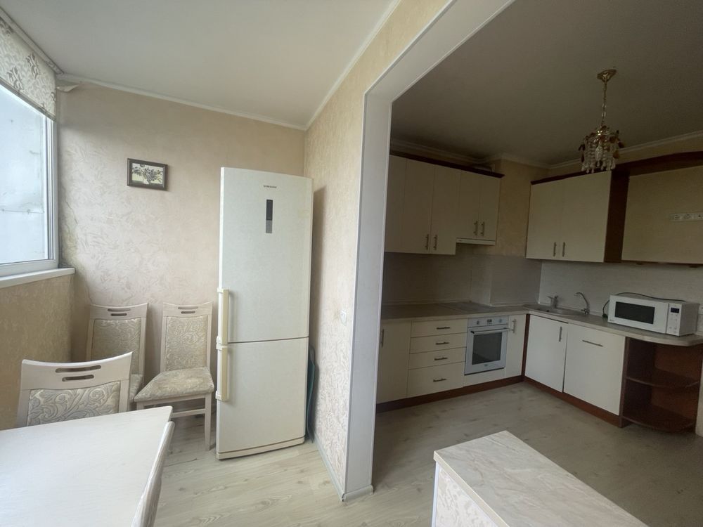 Продаж 1-кімнатної квартири 42 м²