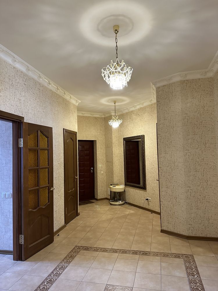 Продаж 3-кімнатної квартири 108 м²